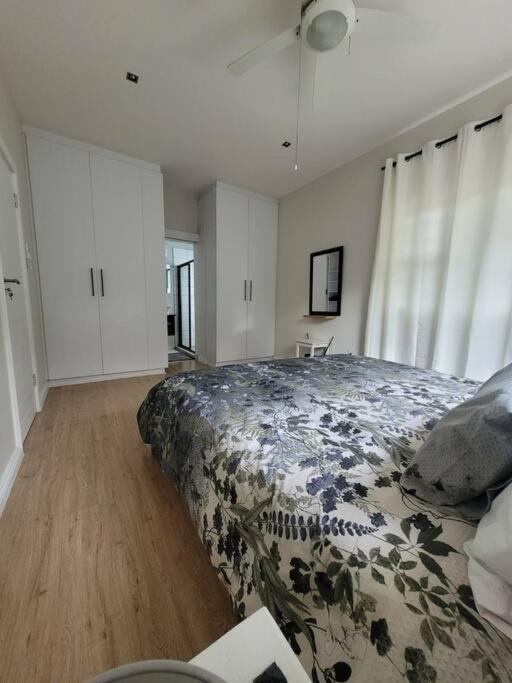 Downstairs @38 Appartement Port Elizabeth Buitenkant foto